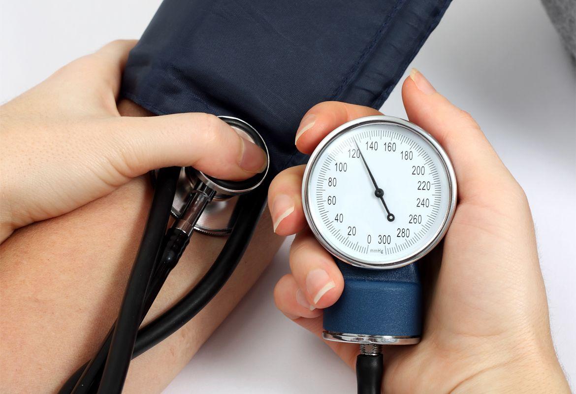 blood-pressure-measuring-main-d